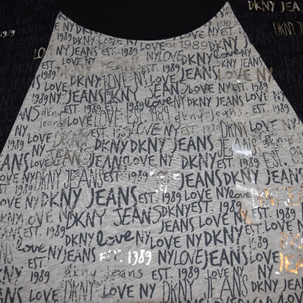 Lg DKNY short sleeve shirt in Women